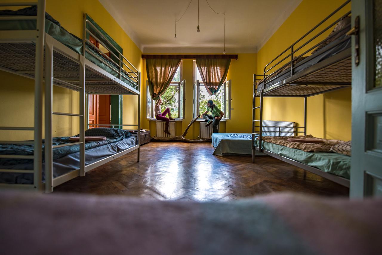 Hostel Mountain Tale Braszów Zewnętrze zdjęcie
