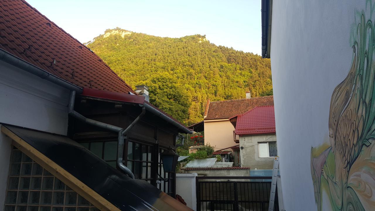 Hostel Mountain Tale Braszów Zewnętrze zdjęcie