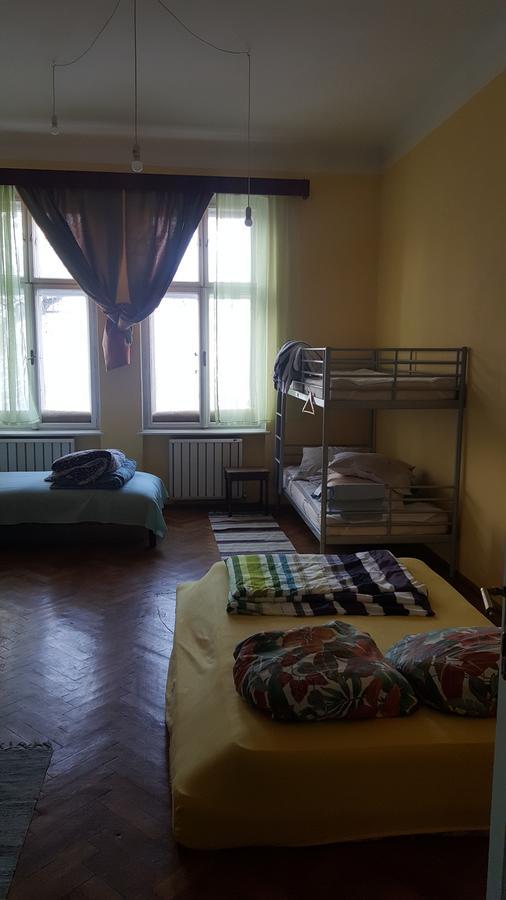 Hostel Mountain Tale Braszów Pokój zdjęcie